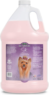 Pawlio™ Silk Creme Rinse Dog Conditioner bottle, professional detangler and conditioner for dogs, 1-gallon size.