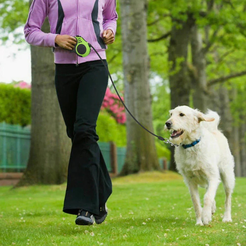 Pawlio™ automatic retractable dog leash with brake and lock system, showing the leash extended with a comfortable handle