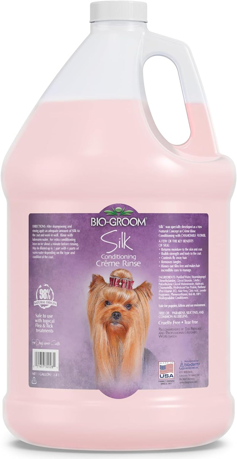 Pawlio™ Silk Creme Rinse Dog Conditioner bottle, professional detangler and conditioner for dogs, 1-gallon size.