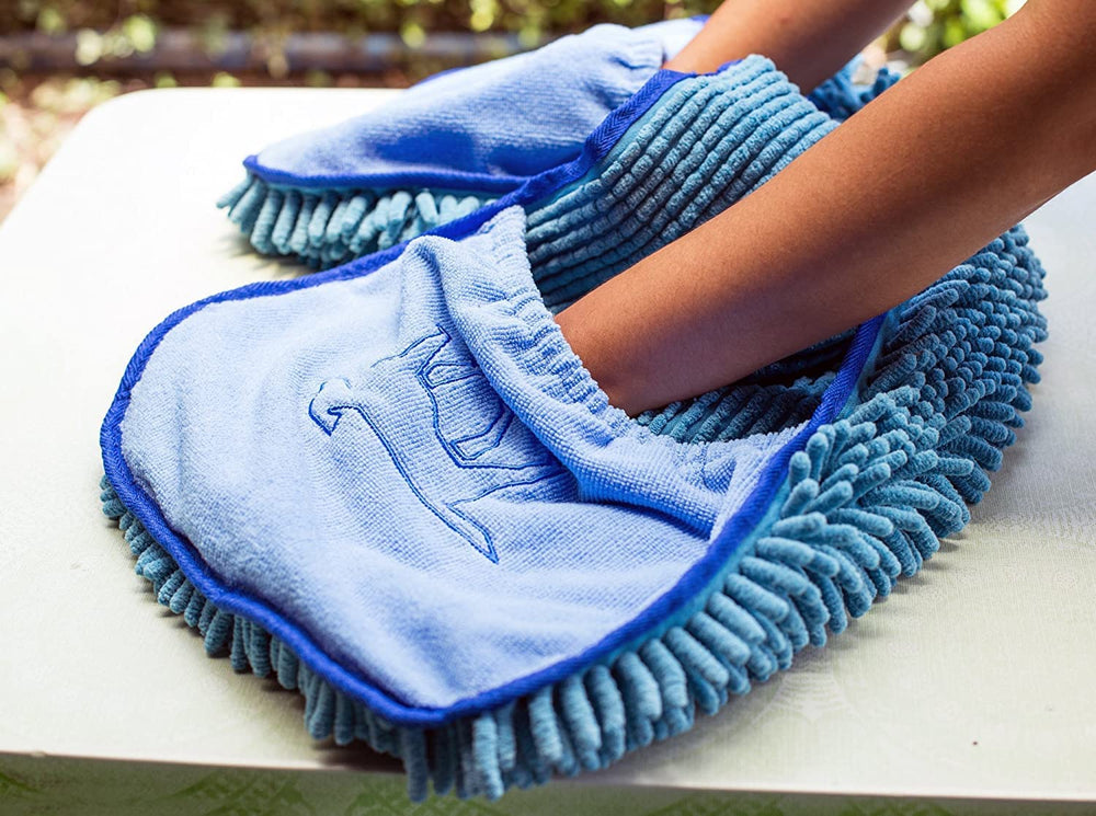 Pawlio™ Ultra-Absorbent Quick-Dry Dog Towel in extra large size, made of soft microfiber for drying pets after baths or walks.
