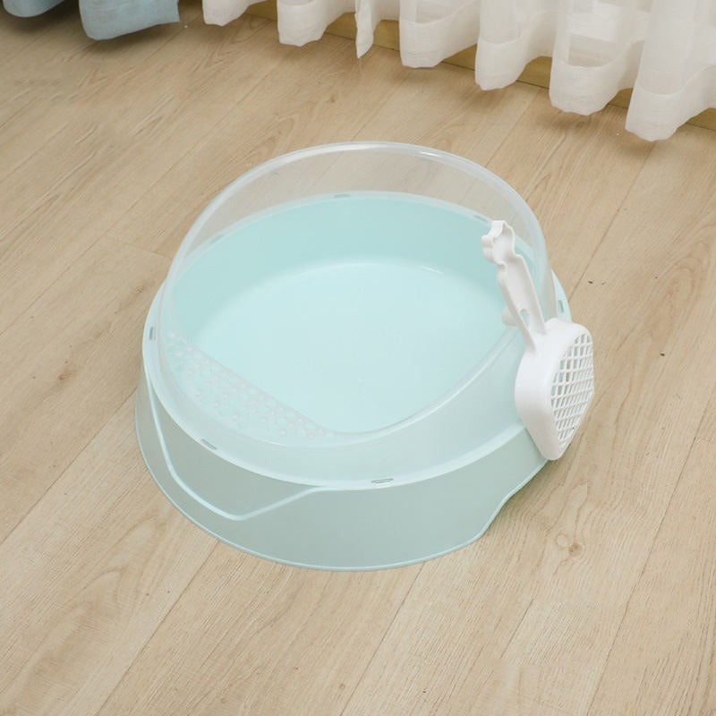 Large ComfyCat corner litter box with scoop by Pawlio, featuring a spacious design and easy-to-use scoop for cat litter cleaning.