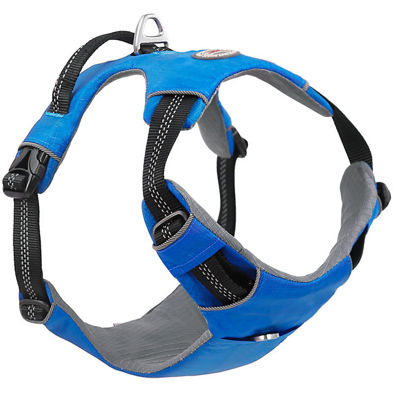 Red explosion-proof safety vest from Pawlio with reflective strips, designed for high-visibility protection in hazardous environments.
